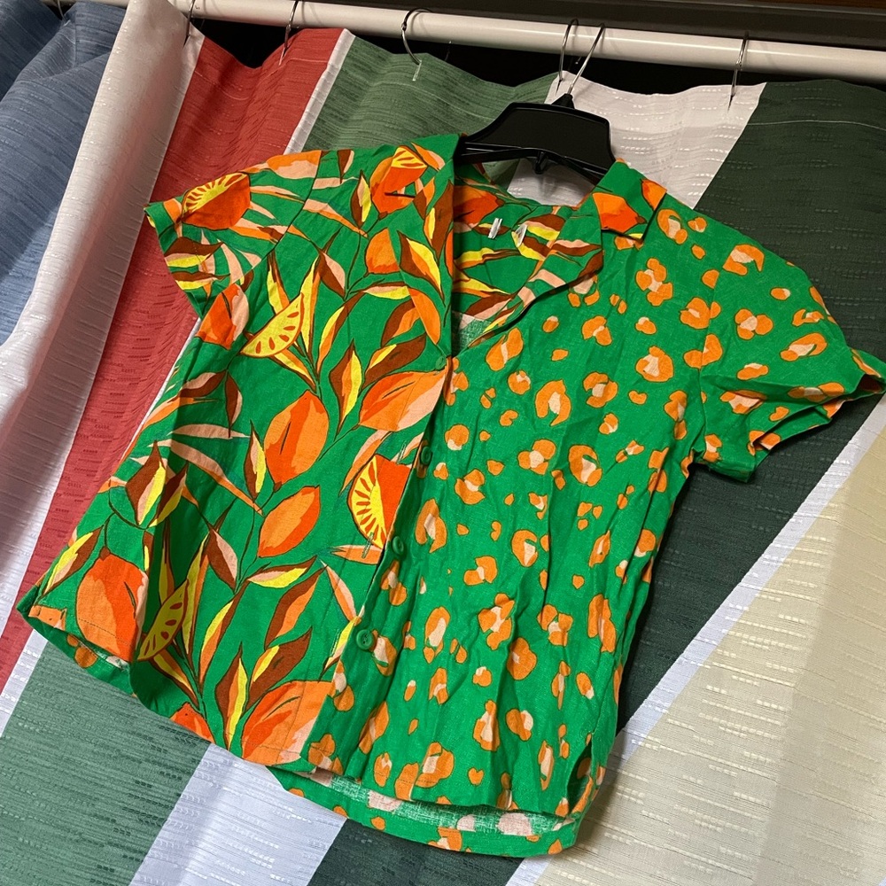 Cropped short sleeve button down